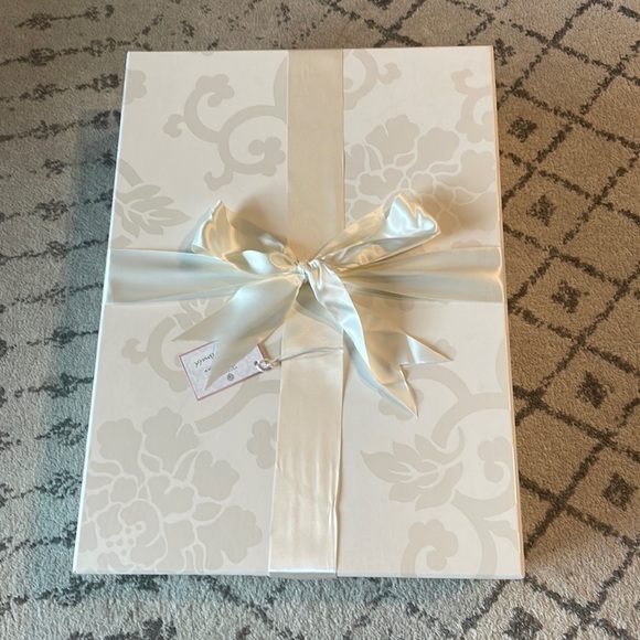 Unique custom made wedding dress - Picture 12 of 13